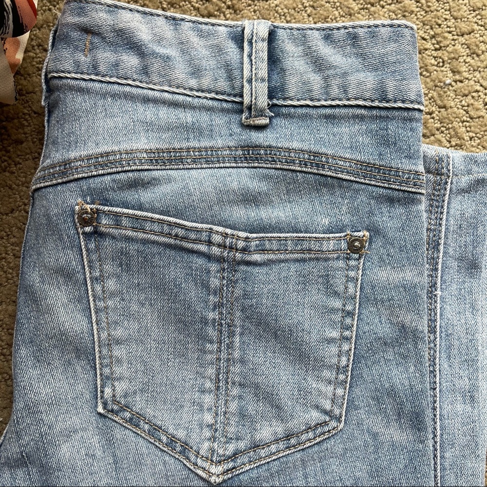 🎉HOST PICK🎉 Free People light wash ankle cut denim jeans - Picture 3 of 10